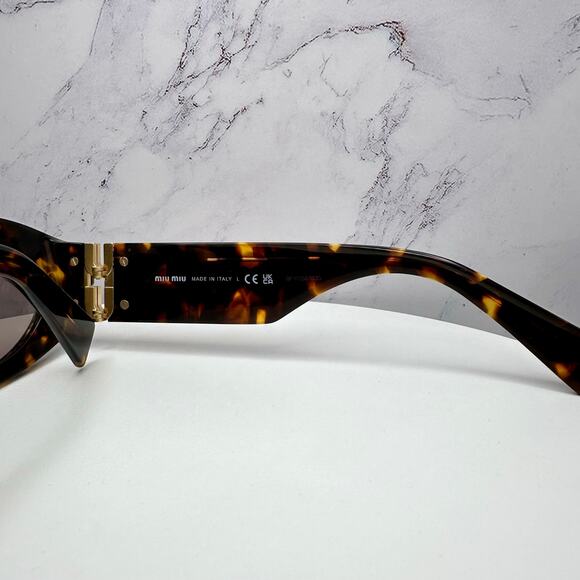 New MIU MIU Sunglasses - Picture 8 of 16